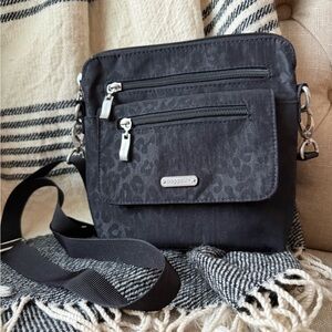 🐆 Baggallini Leopard Black Crossbody Bag